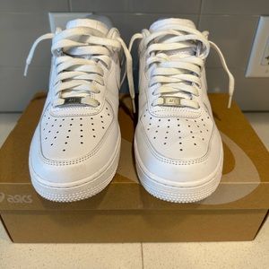 Men’s White Low Top Air Force 1’s Sz 8.5